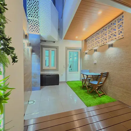 Sol At Historic & Center *